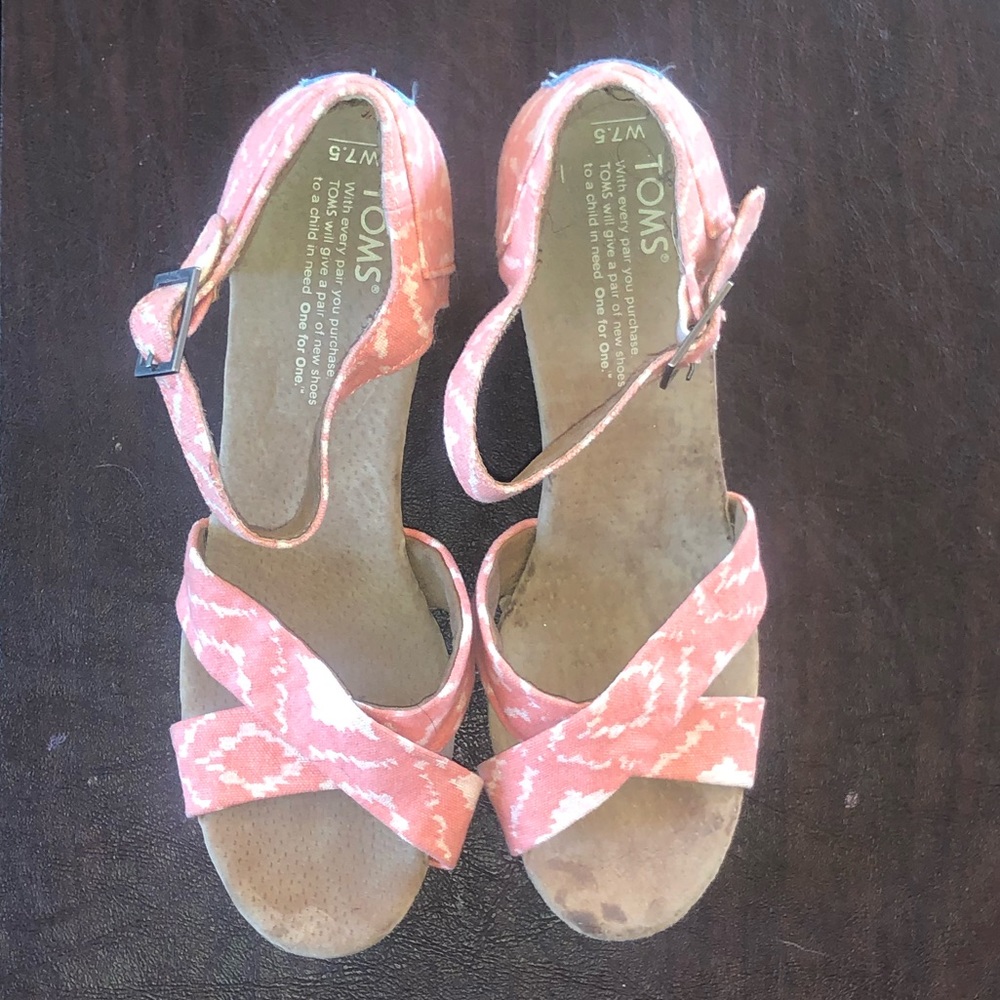 Toms Shoes